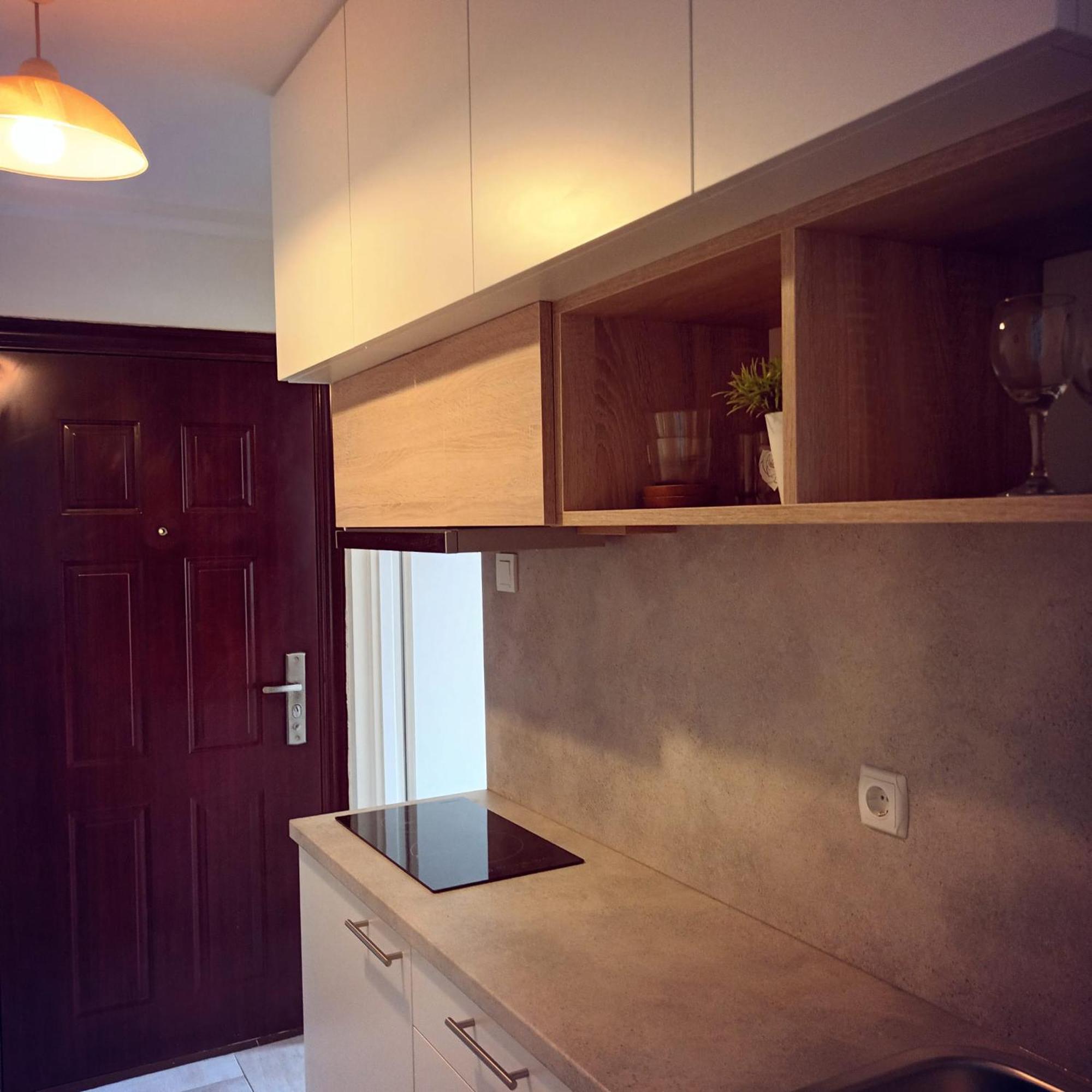 Modern Near Center *